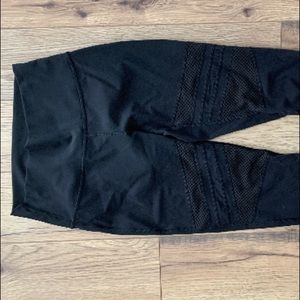 Lululemon WunderUnder mix and mesh